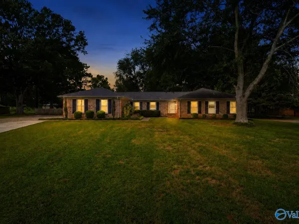 316 Plantation Dr, Meridianville, AL 35759