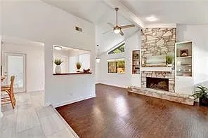 3 bed, 2.0 bath, 1528 sqft, $2,400 — Photo 4
