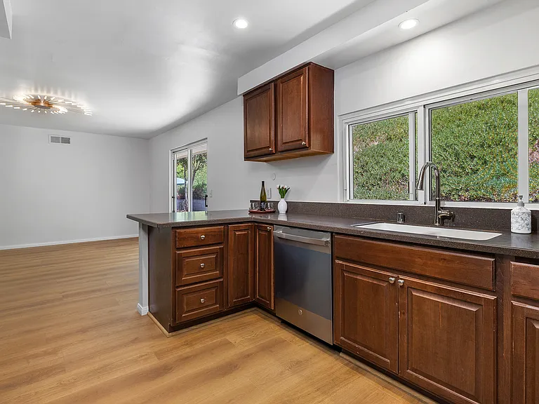 2345 Worden St — Photo 19