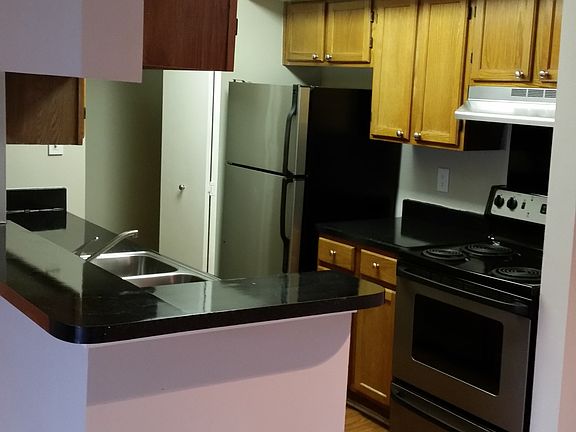4th image of 48 Aspen Dr APT A