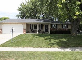 508 James Pkwy, Washington, IL 61571