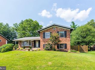 11419 Georgetowne Dr, Potomac, MD 20854