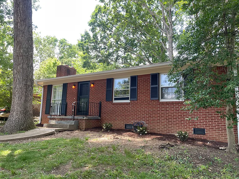 99 Nevada Ave — Photo 1