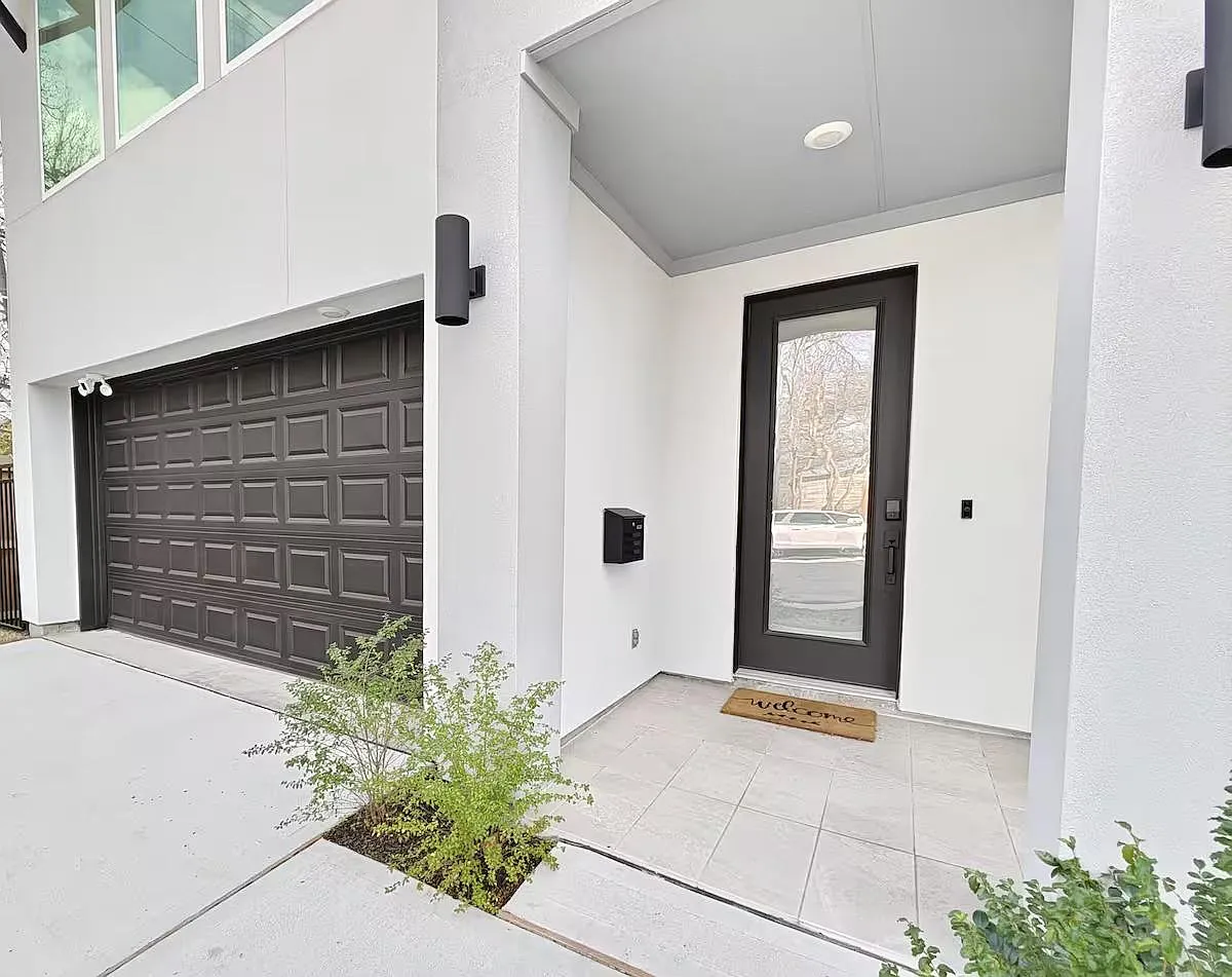 3 bed, 3.5 bath, 1939 sqft, $2,900 — Photo 3