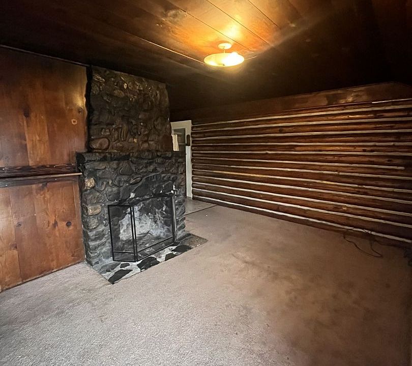 2nd image of 1221 Thomas Rd #1-7