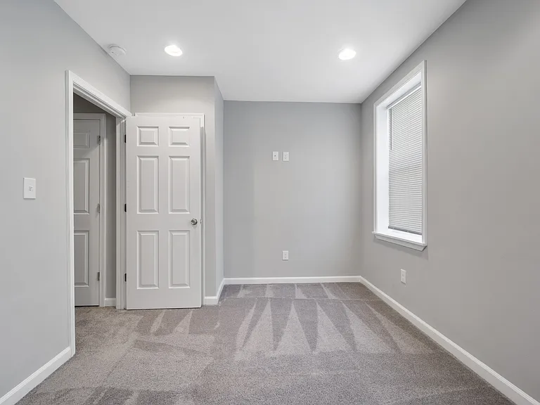 1451 N Dover St — Photo 15