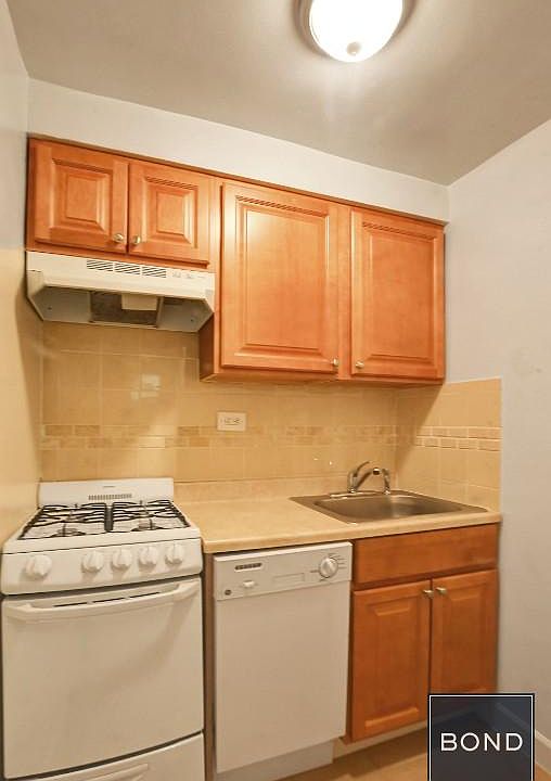 2nd image of 227 E 83rd St APT 4B