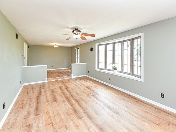 5th image of 9054 W 8th St