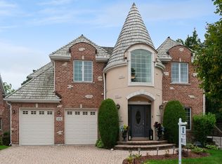 874 Writer Ct, Vernon Hills, IL 60061