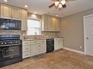 1 Vining Ct, Woburn, MA 01801