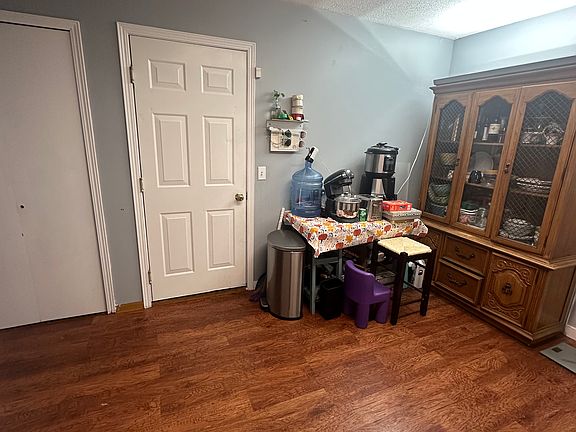 kitchen to garage entrance