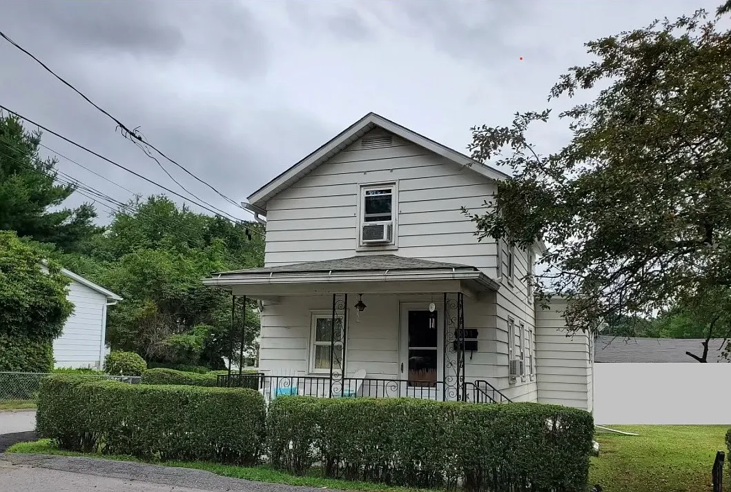2 bed, 850 sqft, $1,295 — Photo 1