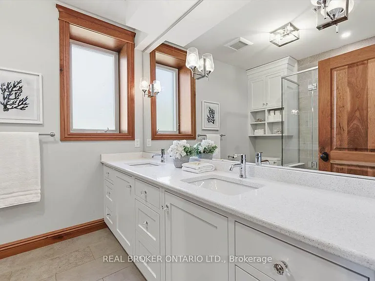 4589 Watson Rd S — Photo 19