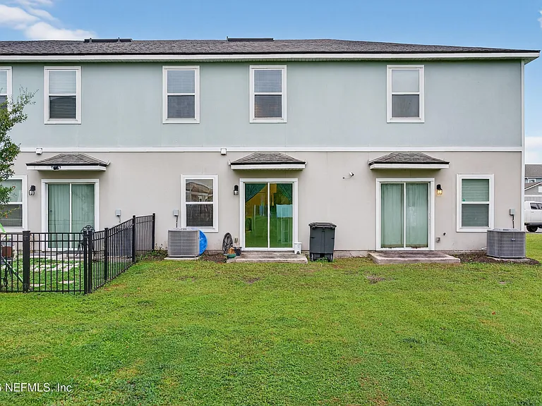 12784 Veterans Ct — Photo 13