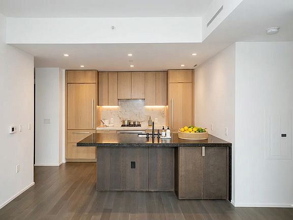 3rd image of 543 W 122nd St APT 6G