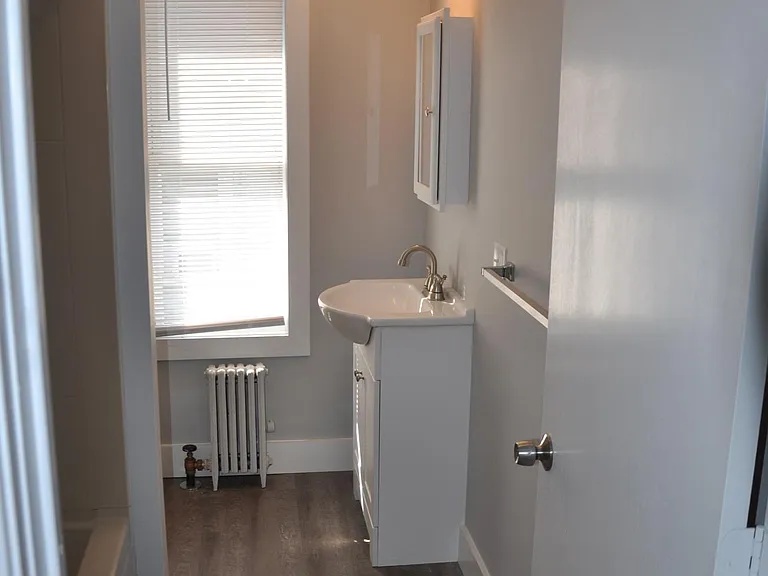 802 Quincy Ave — Photo 8