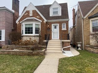 4860 W Balmoral Ave, Chicago, IL 60630