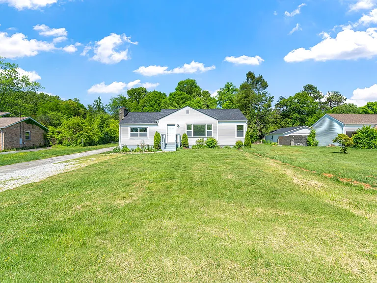 5700 Ridgefield Rd — Photo 4