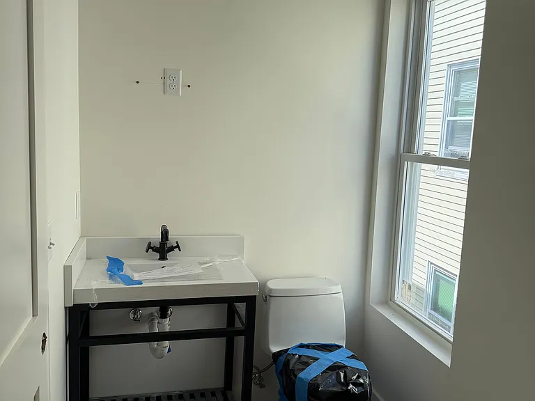 67 Marion St #2 — Photo 6