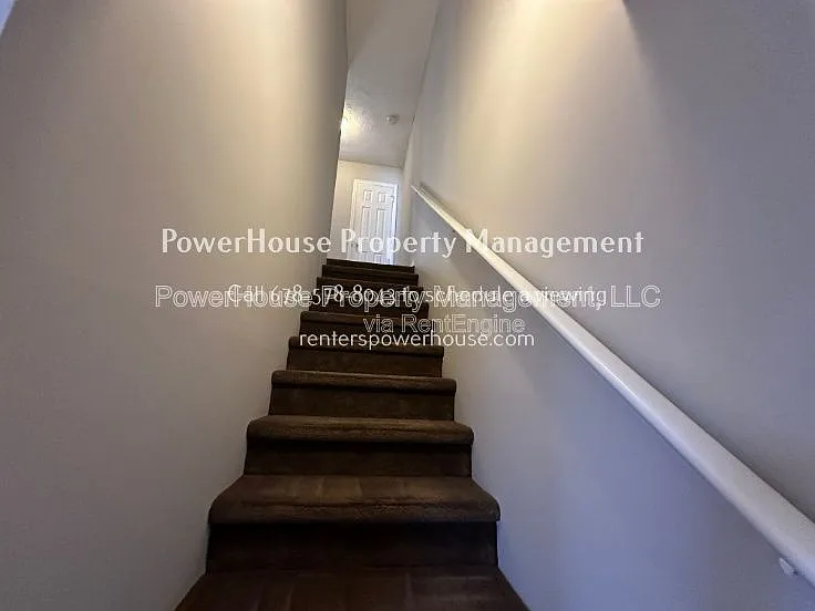 502 Oakwood Ct — Photo 17