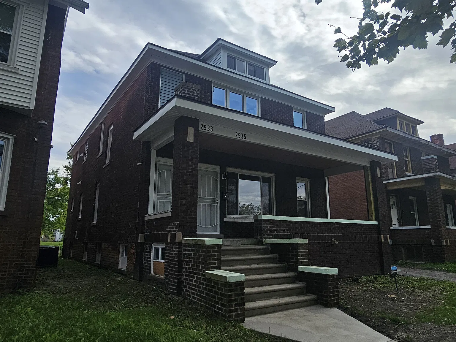 2935 Hogarth St — Photo 1