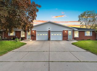 1932 Mary Queen Rd, Green Bay, WI 54302