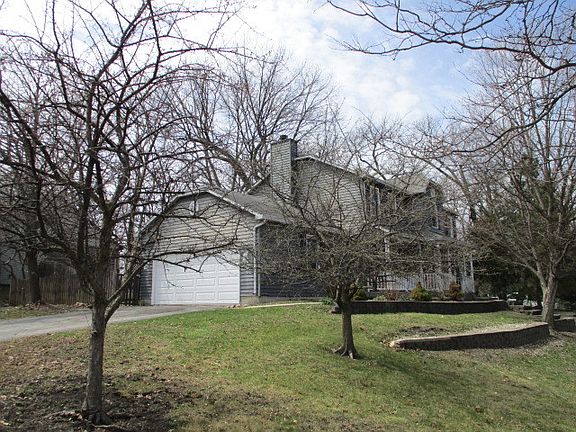 3rd image of 727 Westchester Ln