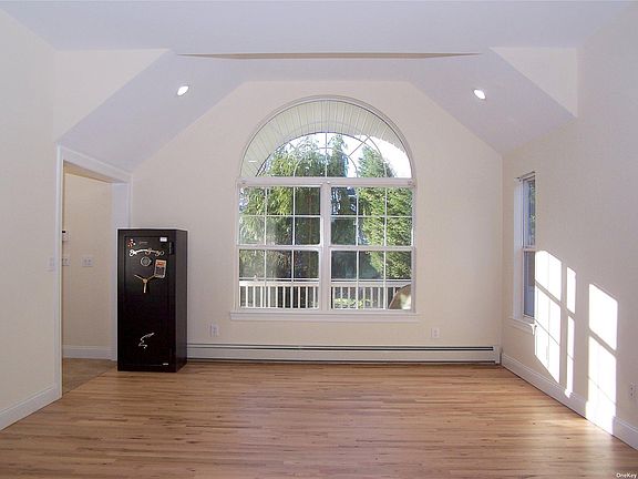 5th image of 11 Savanna Cir