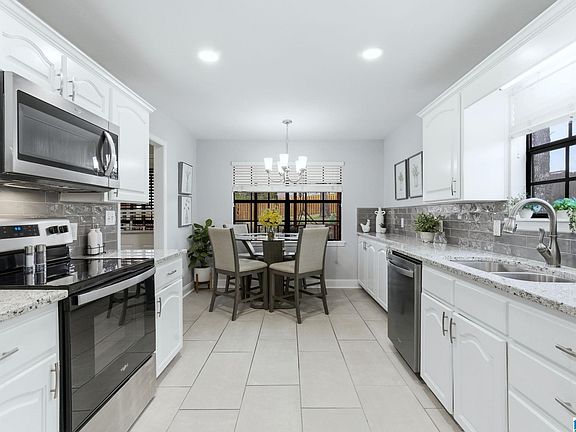 3rd image of 204 Port South Ln