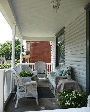 4th image of 1425 Hillsdale Ave