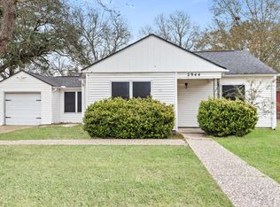 2944 Berry Ave, Groves, TX 77619