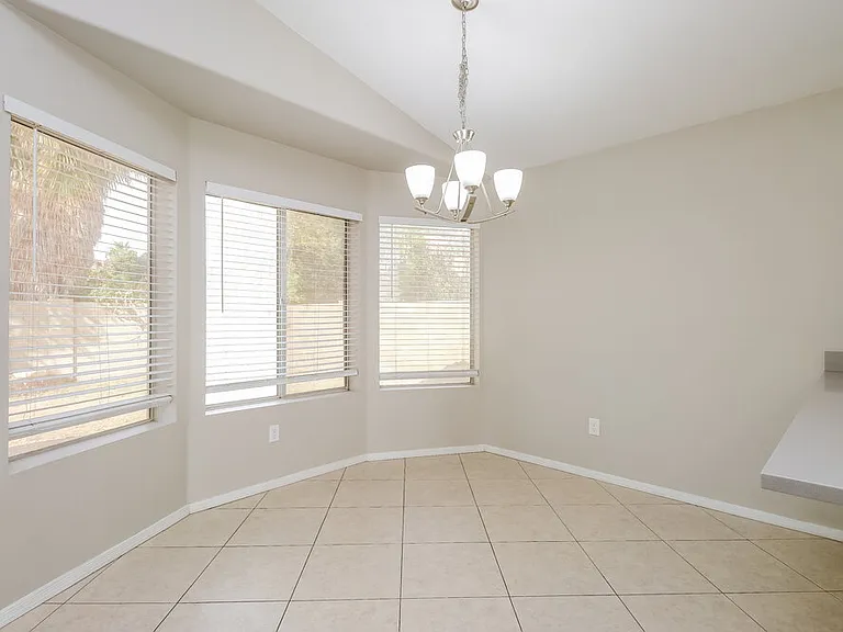 1042 N Blackbird Dr — Photo 7