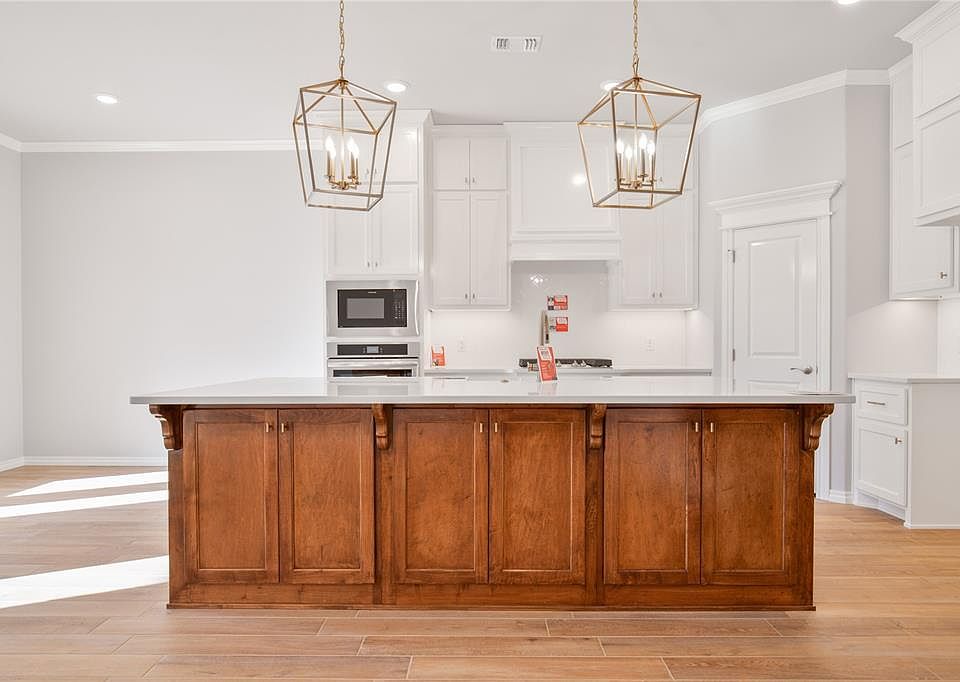 1st image of 5321 Santa Lucia Dr