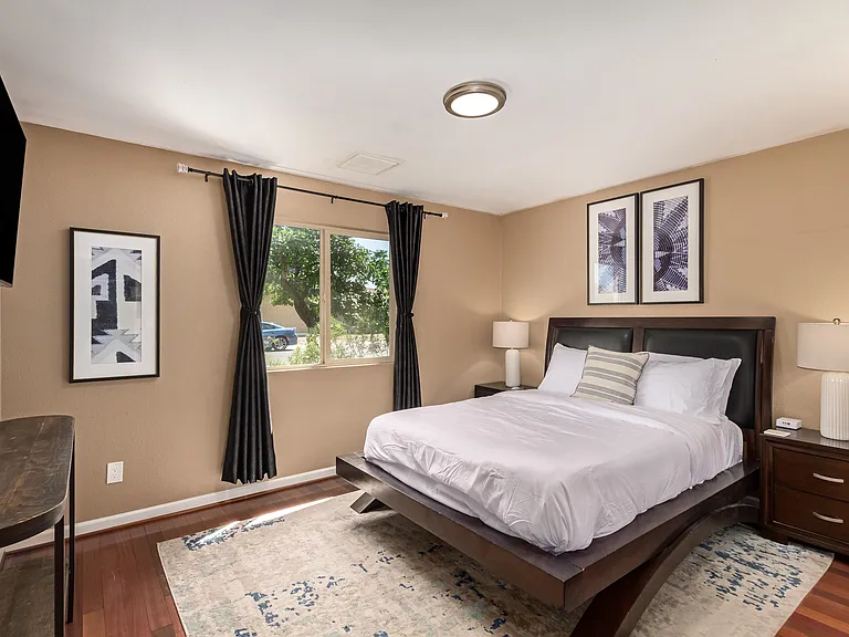 3142 E Altadena Ave — Photo 12