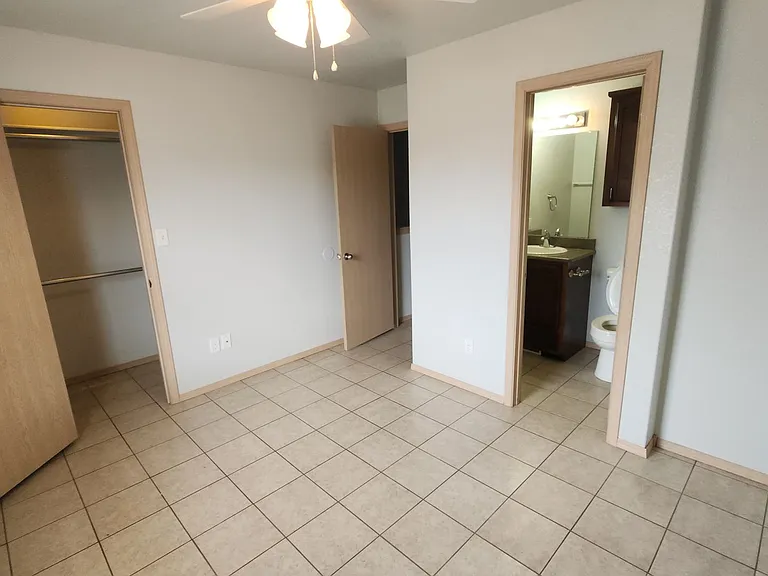 3318 N Detroit Ave — Photo 20