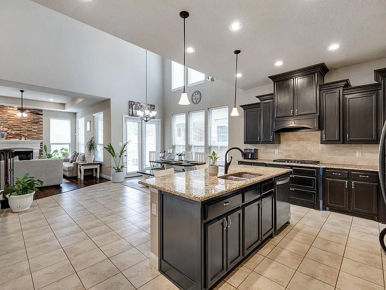 7148 Chelsea Dr — Photo 7