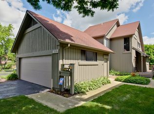 4112 White Ash Rd, Crystal Lake, IL 60014