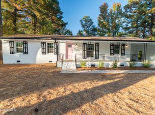 147 Lorraine Rd, Clinton, NC 28328