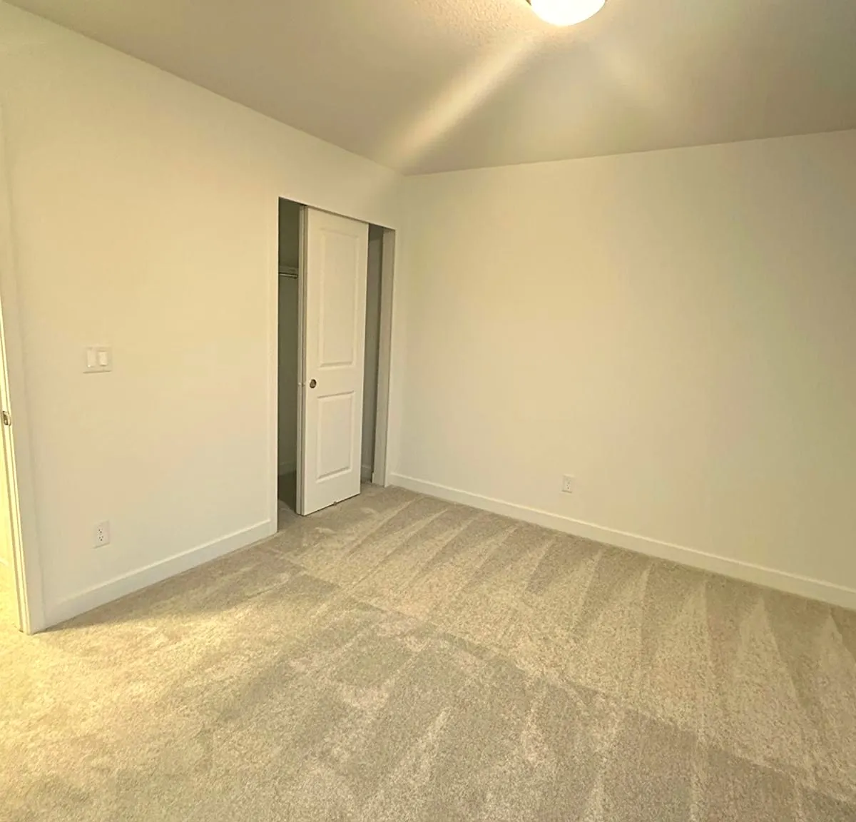 5 bed, 4000 sqft, $4,500 — Photo 3