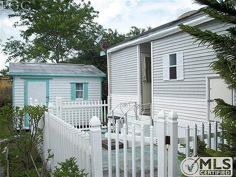 2nd image of 317 Holiday Blvd