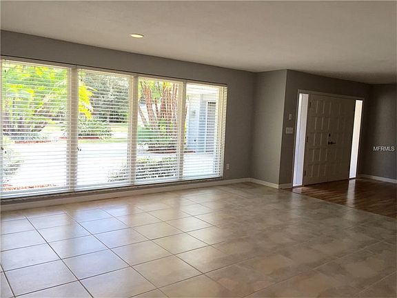 4th image of 1590 Belleair Ln