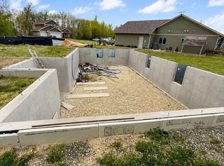 6667 Cedar Hills Dr, Cannon Falls, MN 55009