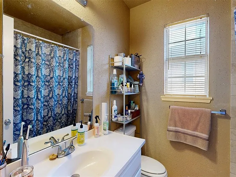 1209 Georgia St — Photo 13