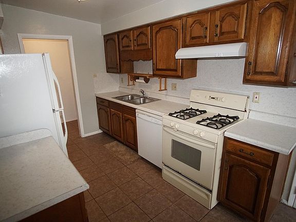 3rd image of 3321 Dungarvan Dr