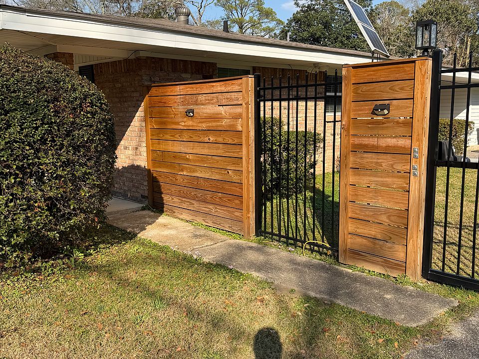 1st image of 463 Magnolia Rd
