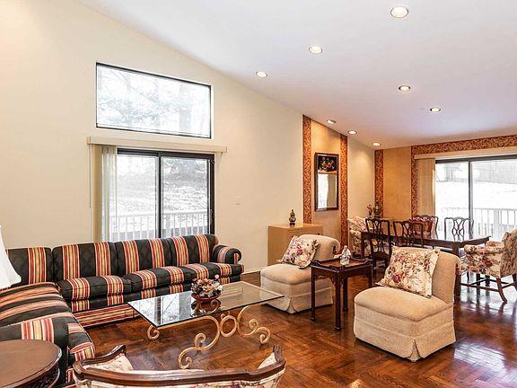 4th image of 275 Vista Dr