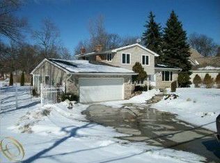 5150 Commerce Rd, West Bloomfield, MI 48324