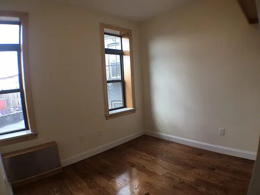 Rented by Bond New York | media 19