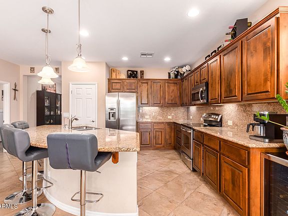 5th image of 1760 E Laddoos Ave