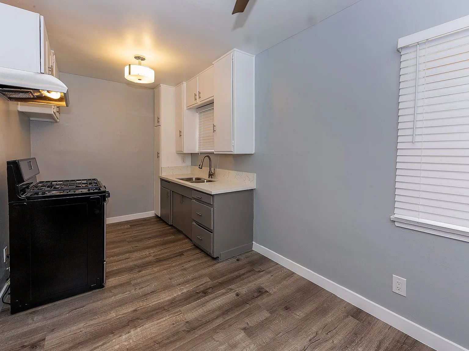 1430 Chestnut Ave — Photo 3